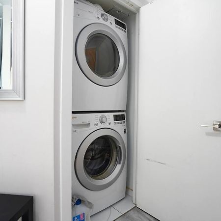 1504 Brand New Best Location 1Br Den With Amazing View Toronto Dış mekan fotoğraf